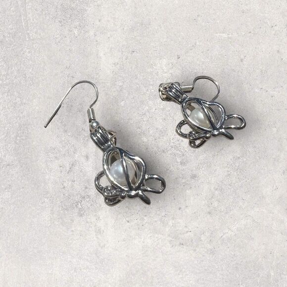 Silver 4 Leaf Shaped Cage Earrings and Pendant Necklace Set with White Pearls - Picture 2 of 5